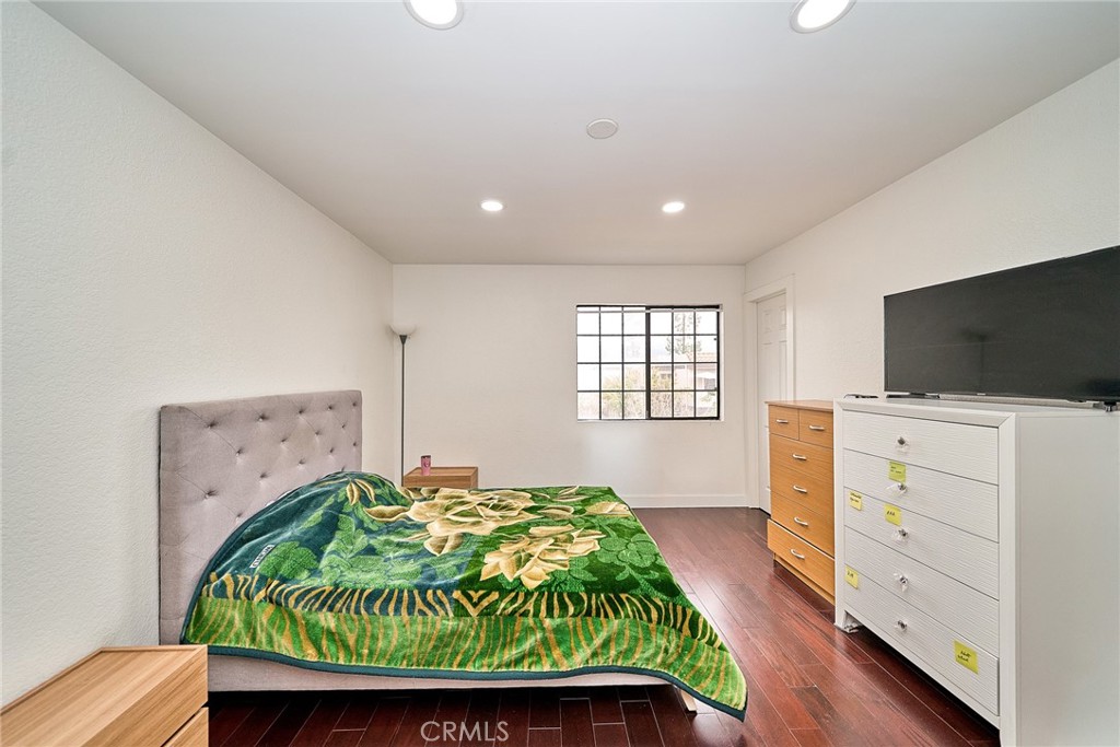 4900 N Grand 306