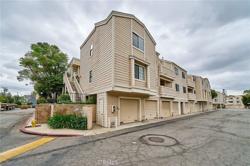 4900 N Grand 306