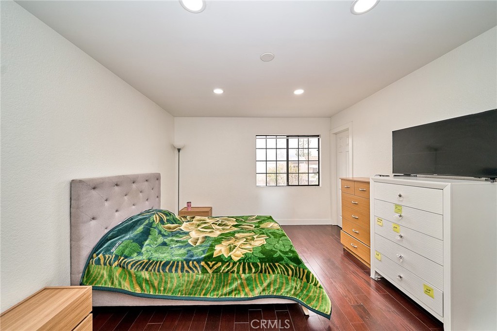 4900 N Grand 306