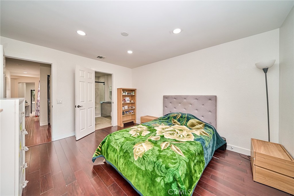 4900 N Grand 306