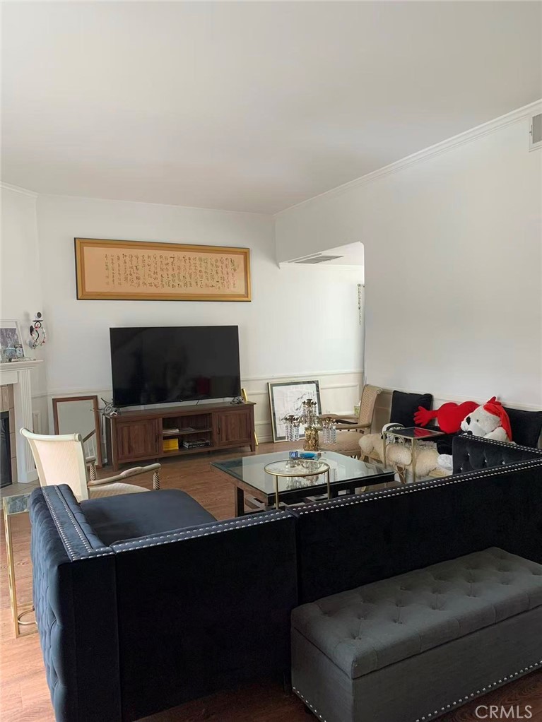 511 E Live Oak