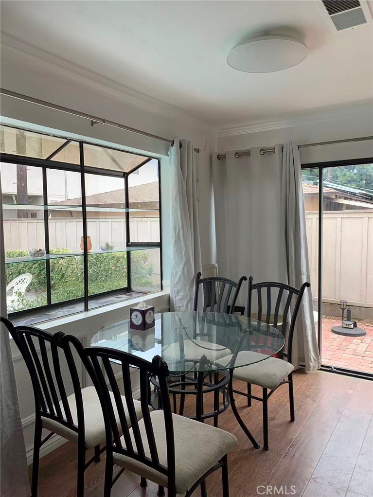 511 E Live Oak