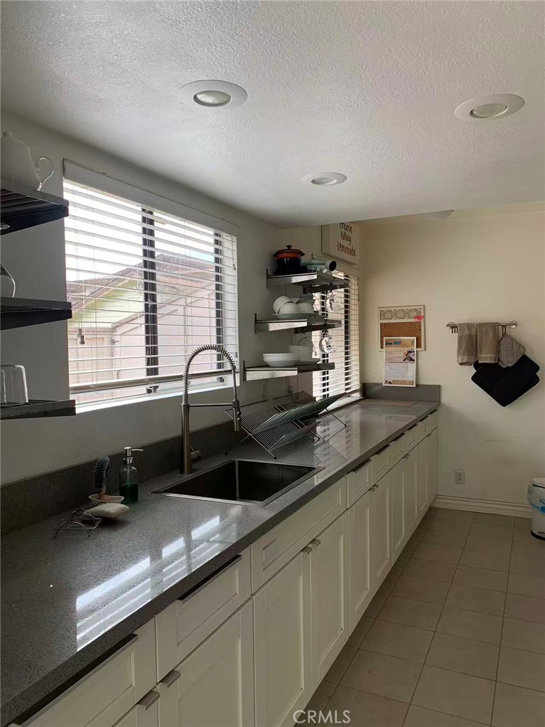 511 E Live Oak