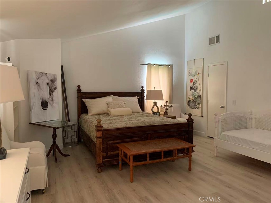 511 E Live Oak