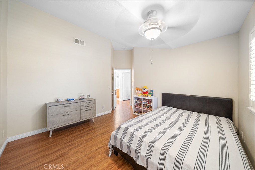1428 S Helen