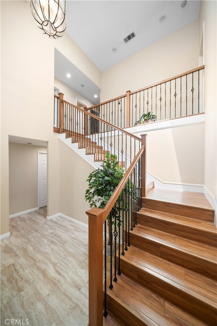 1428 S Helen