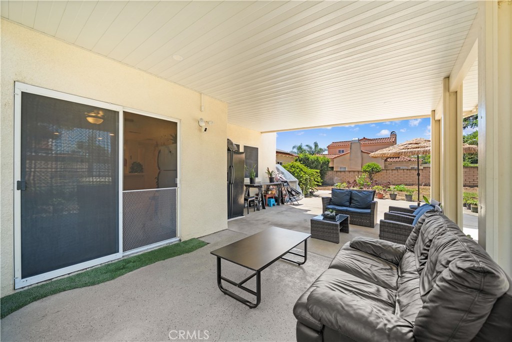 1428 S Helen