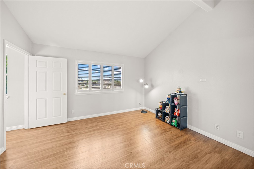 1428 S Helen