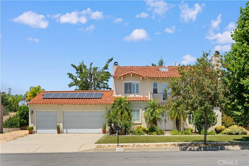 1428 S Helen