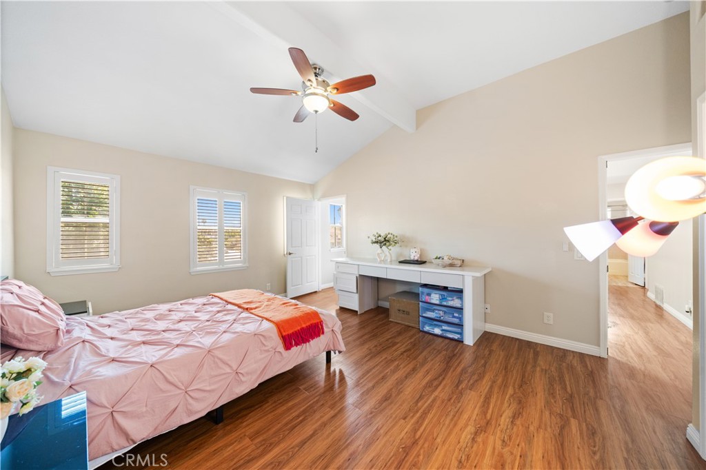 1428 S Helen