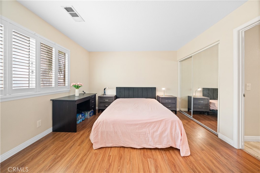 1428 S Helen