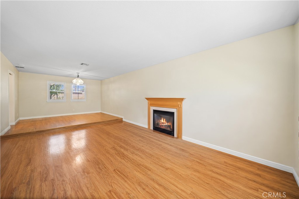 1428 S Helen