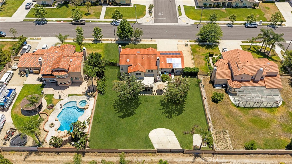 1428 S Helen