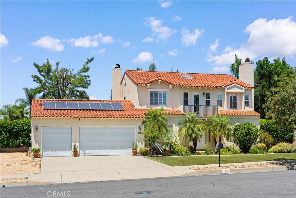 1428 S Helen
