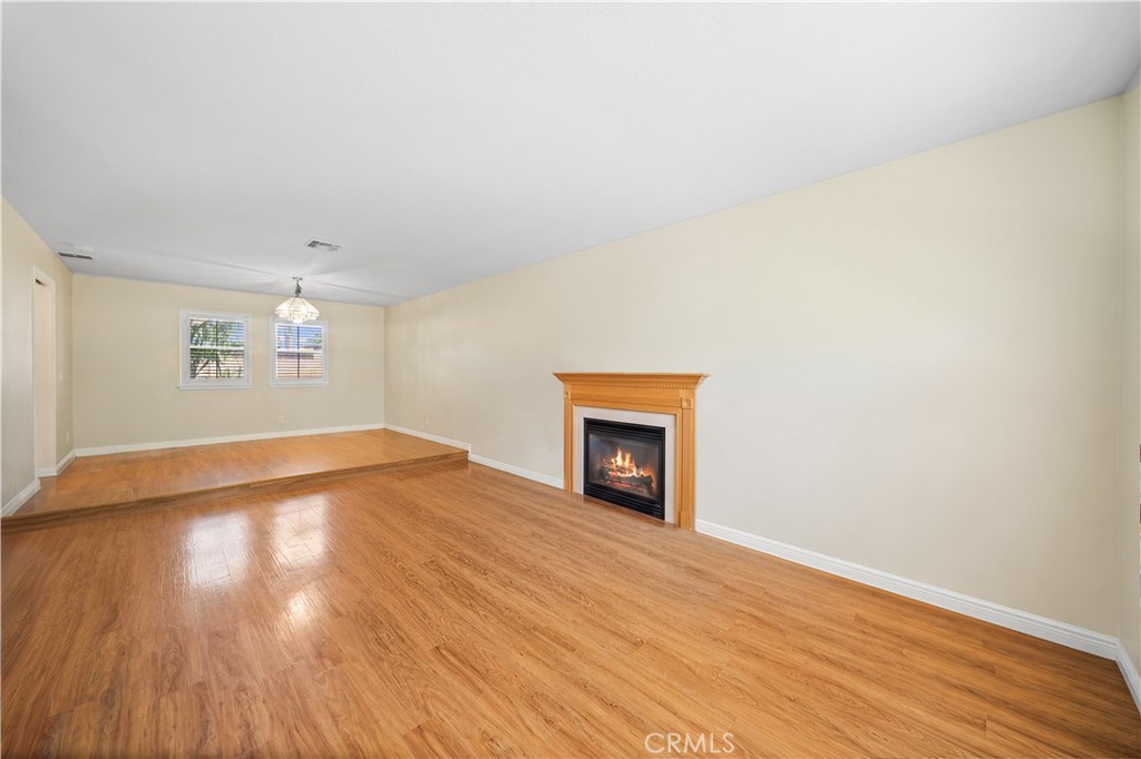1428 S Helen
