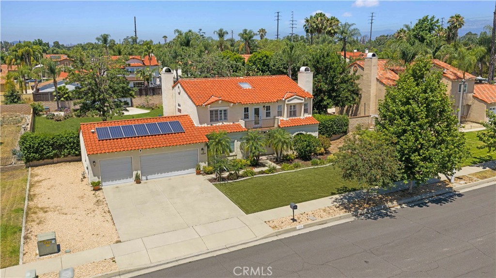 1428 S Helen
