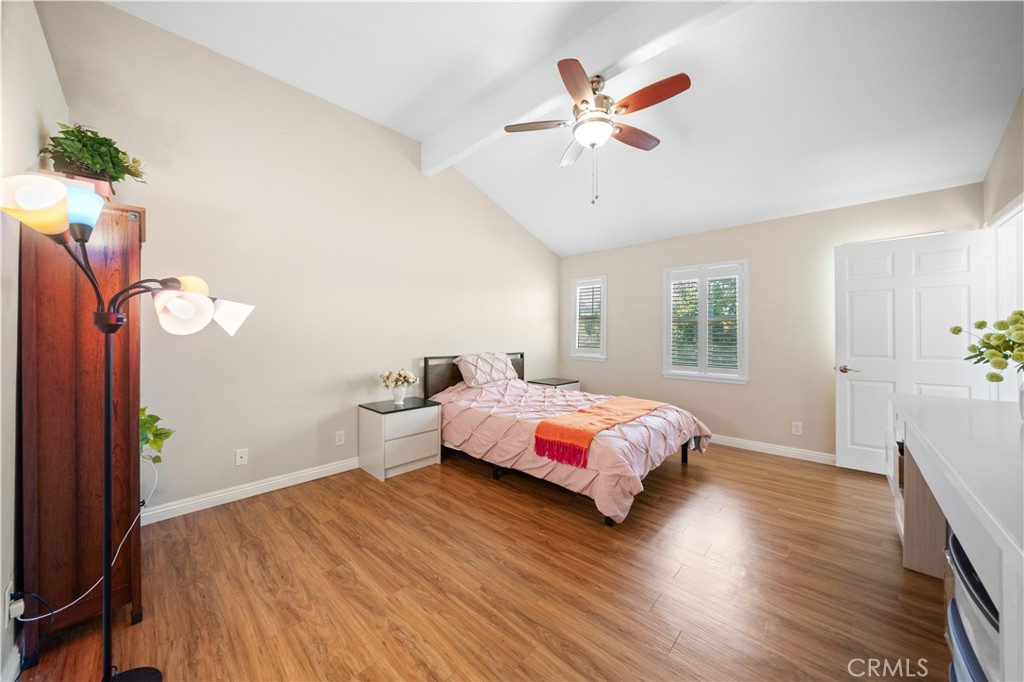 1428 S Helen