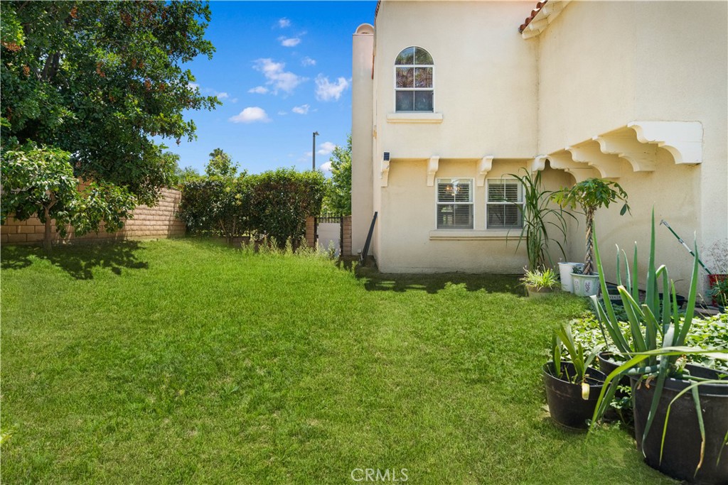 1428 S Helen