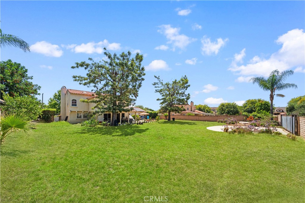 1428 S Helen