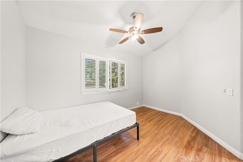 1428 S Helen