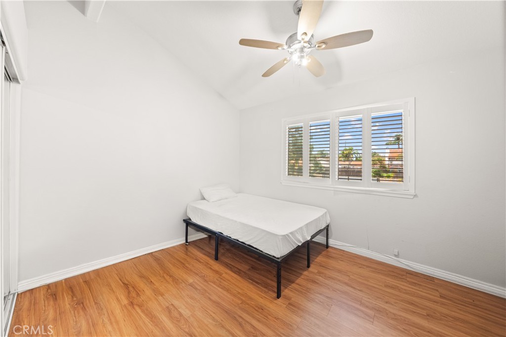 1428 S Helen