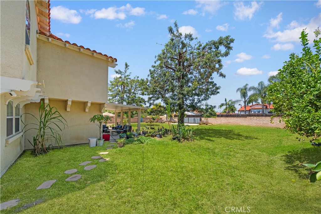 1428 S Helen