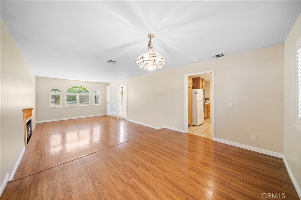 1428 S Helen