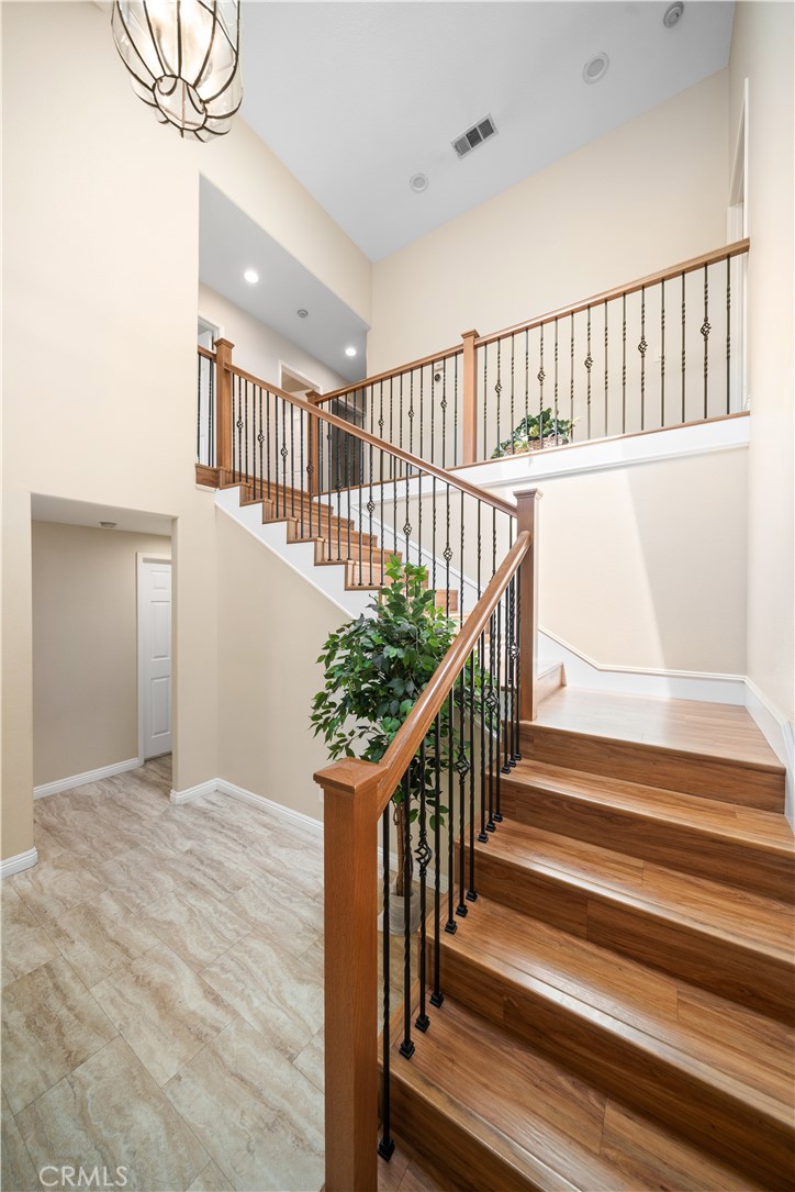 1428 S Helen