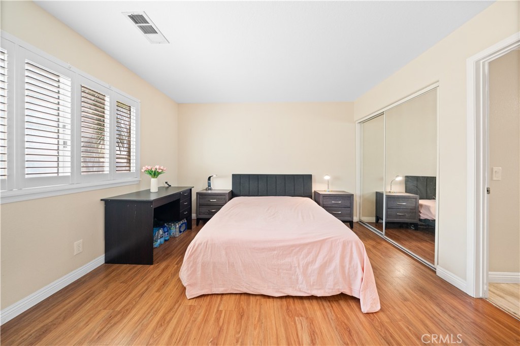 1428 S Helen