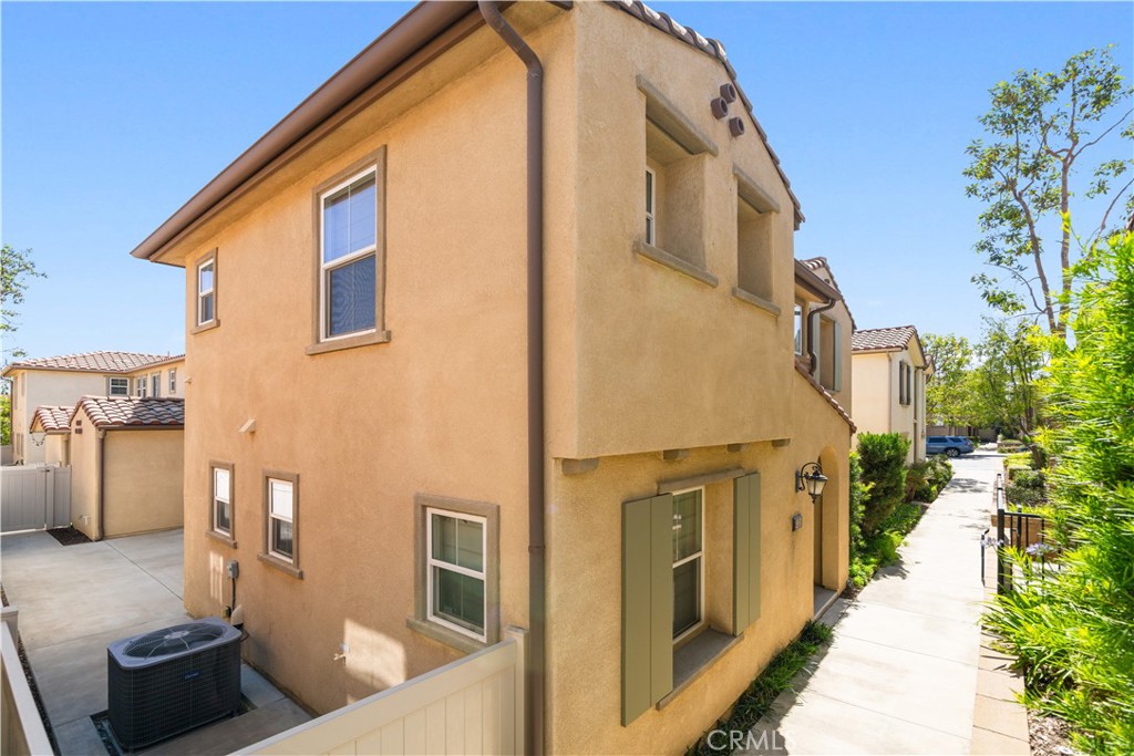 352 Golden Bear Ln