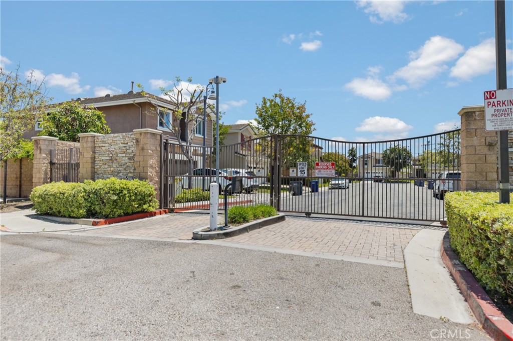 829 Lincoln Glen Drive