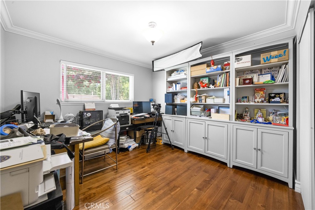 125 W Ronwood Street