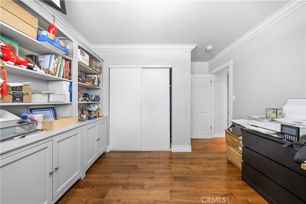125 W Ronwood Street