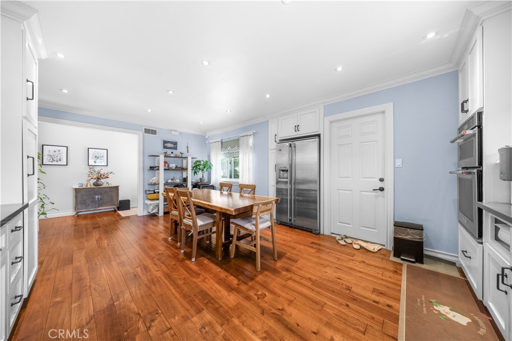 125 W Ronwood Street