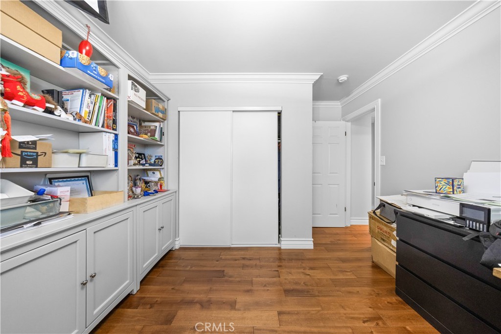 125 W Ronwood Street