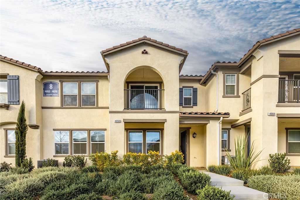 4058 E Coronado Privado