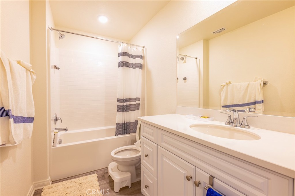 4058 E Coronado Privado