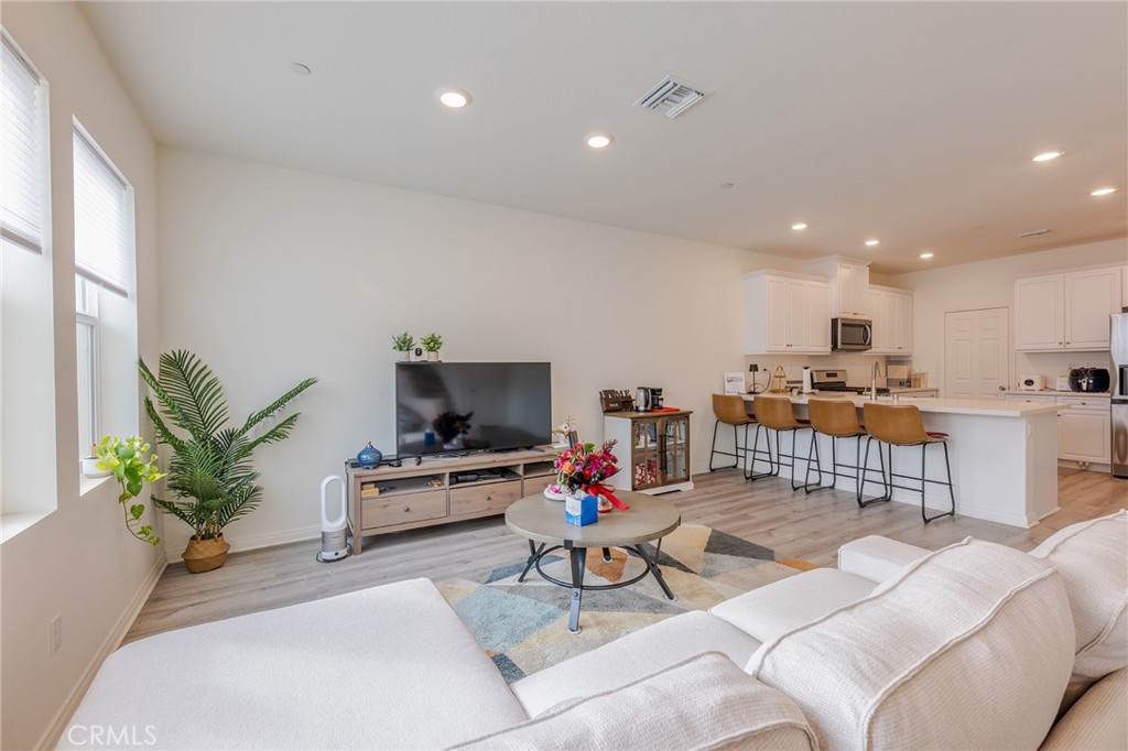 4058 E Coronado Privado
