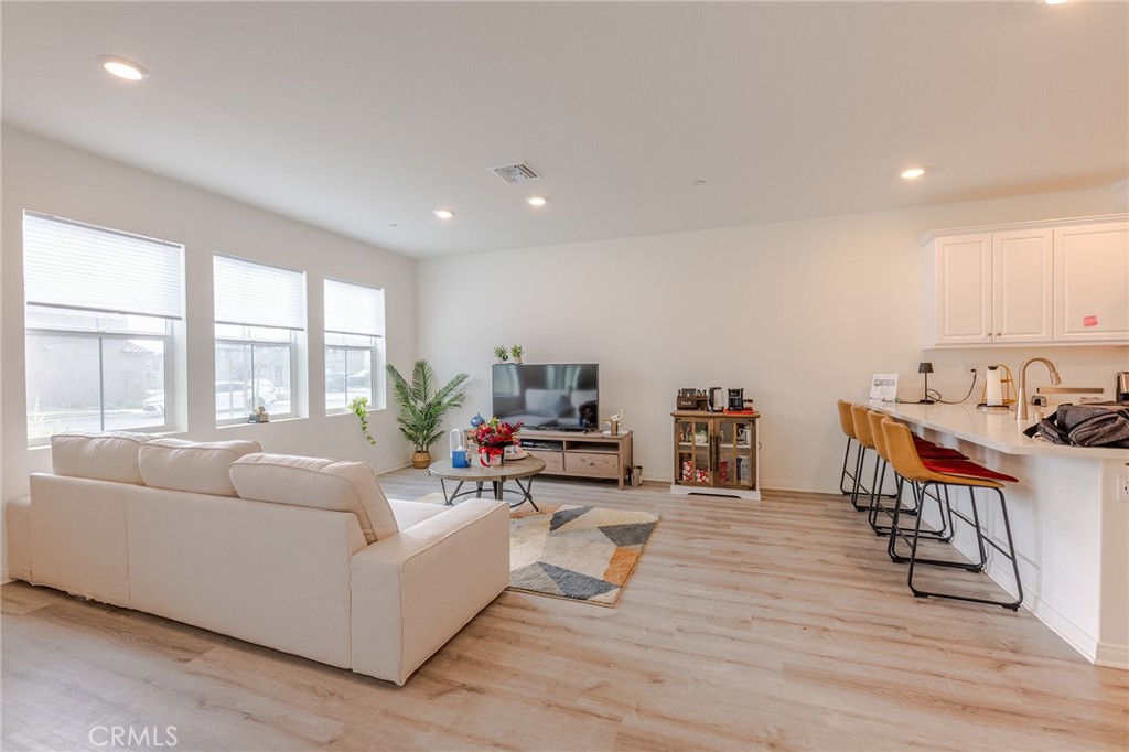 4058 E Coronado Privado