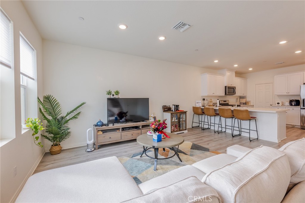 4058 E Coronado Privado