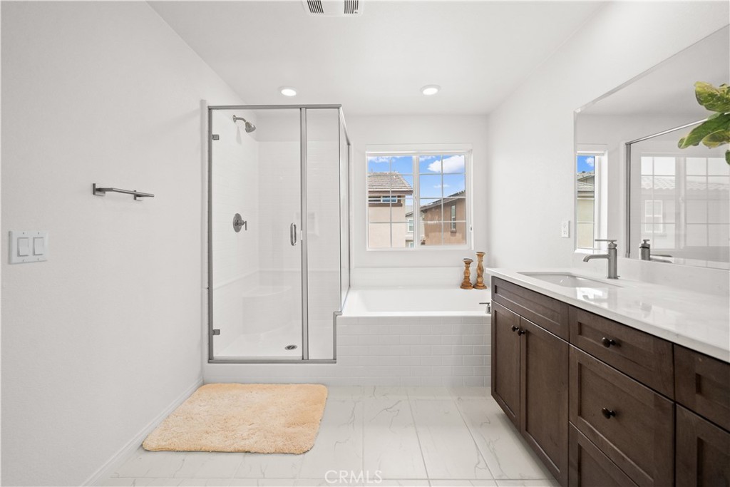 3929 E La Jolla Street