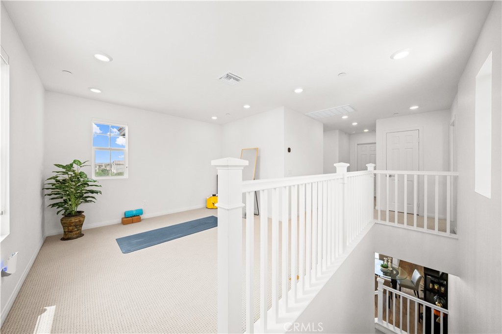 3929 E La Jolla Street