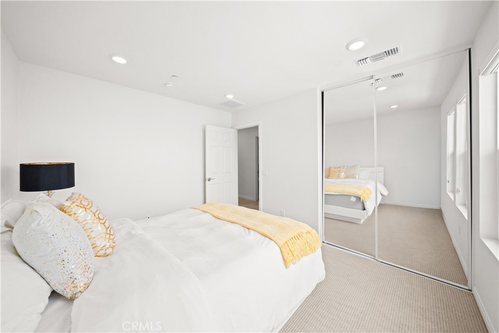 3929 E La Jolla Street