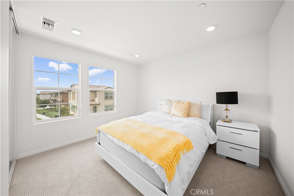 3929 E La Jolla Street