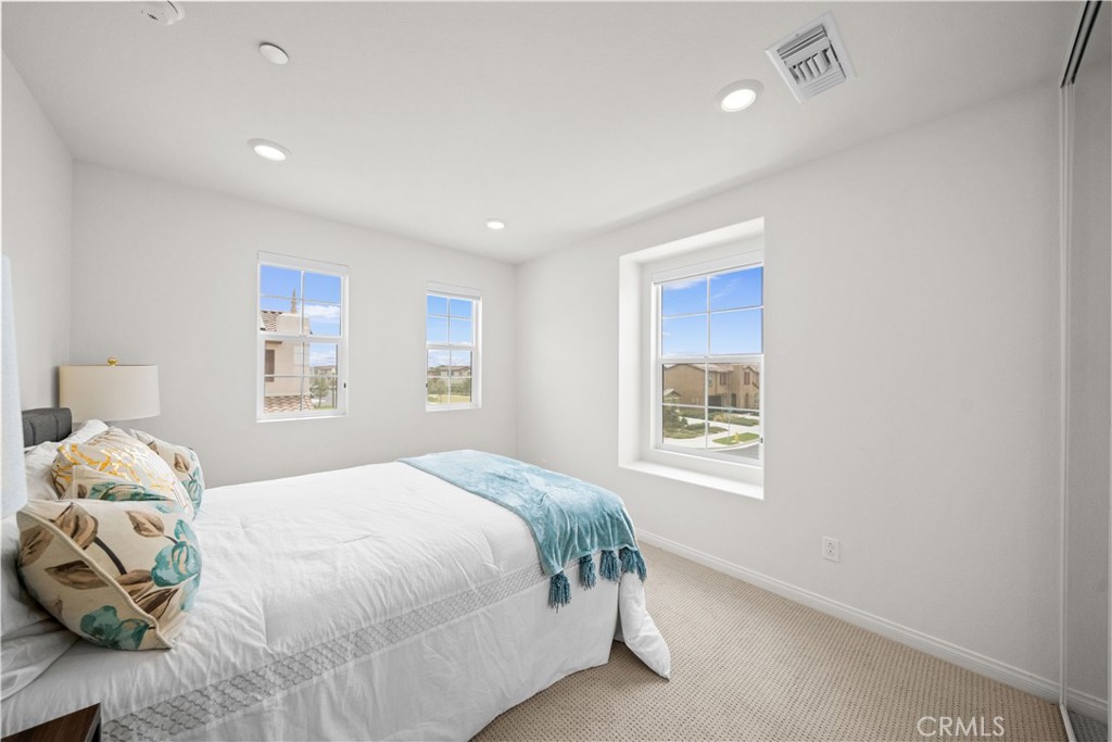 3929 E La Jolla Street