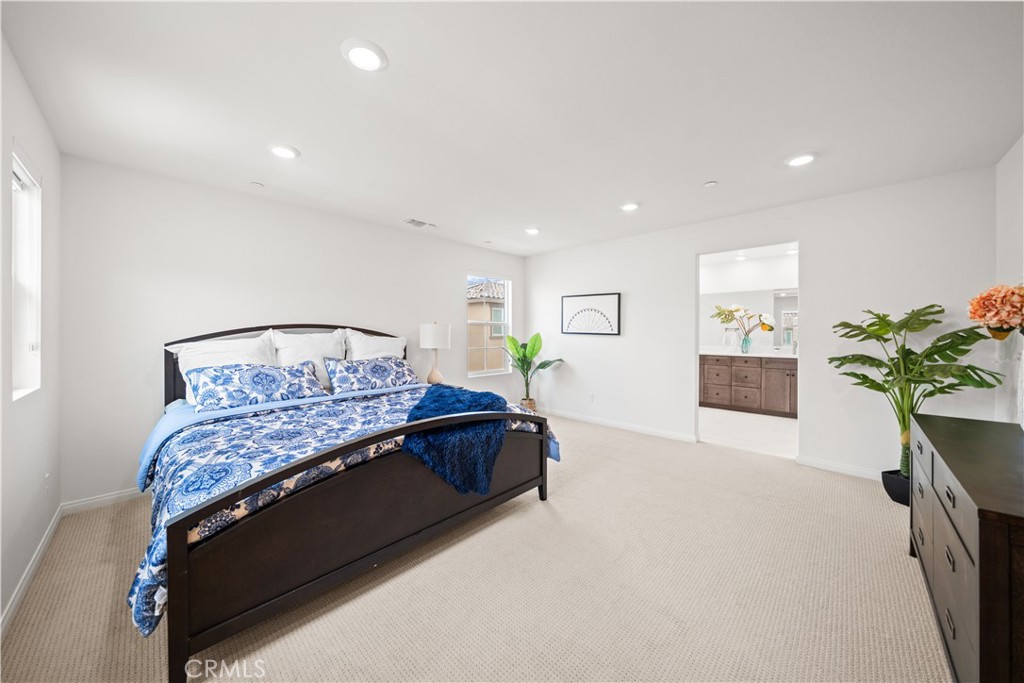 3929 E La Jolla Street