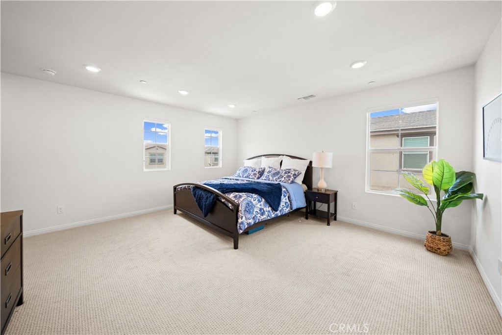 3929 E La Jolla Street
