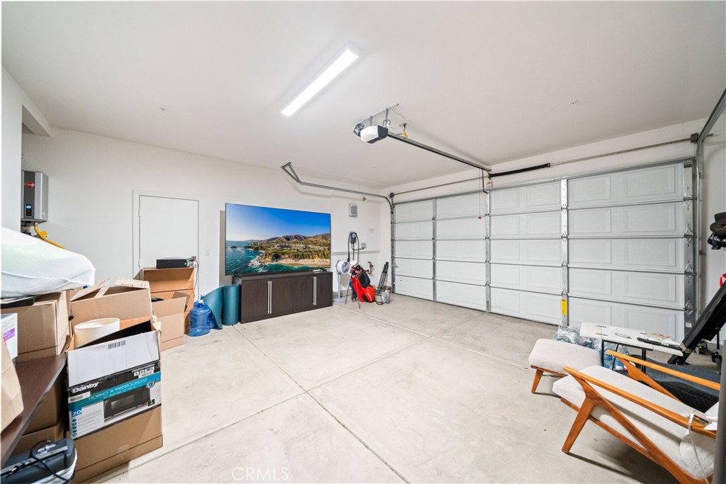 3929 E La Jolla Street