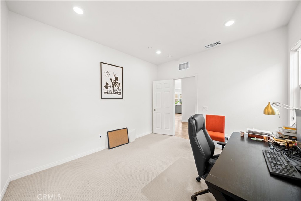 3929 E La Jolla Street