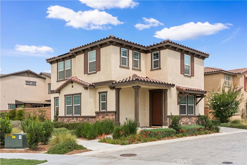 3929 E La Jolla Street